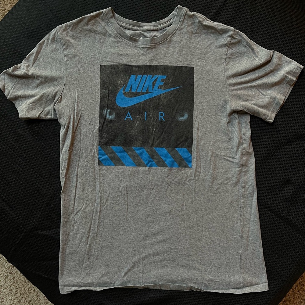 Nike Gray and Blue Short Sleeve Graphic Tee